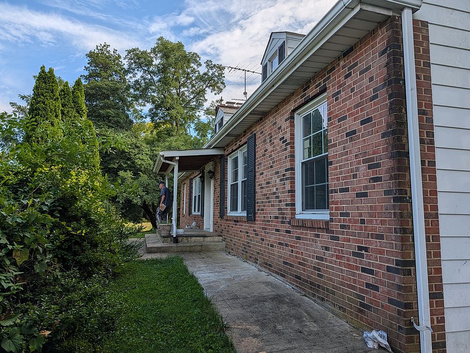 1st image of 9645 Braddock Rd #1