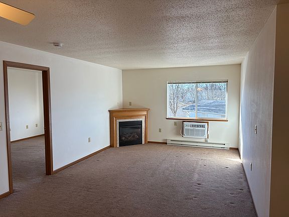 2nd image of 705 Bruce Ct APT 6