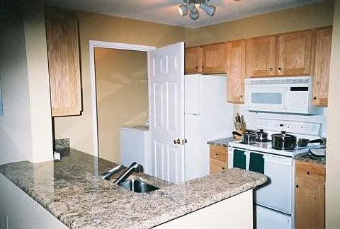 1074 Peachtree Walk NE #B101 — Photo 4