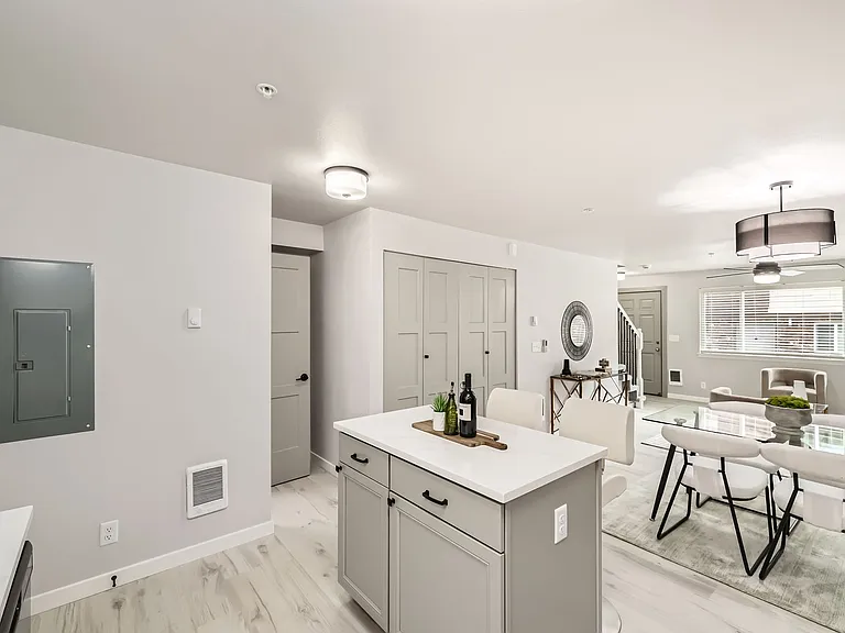 Evergreen Townhomes — Photo 29