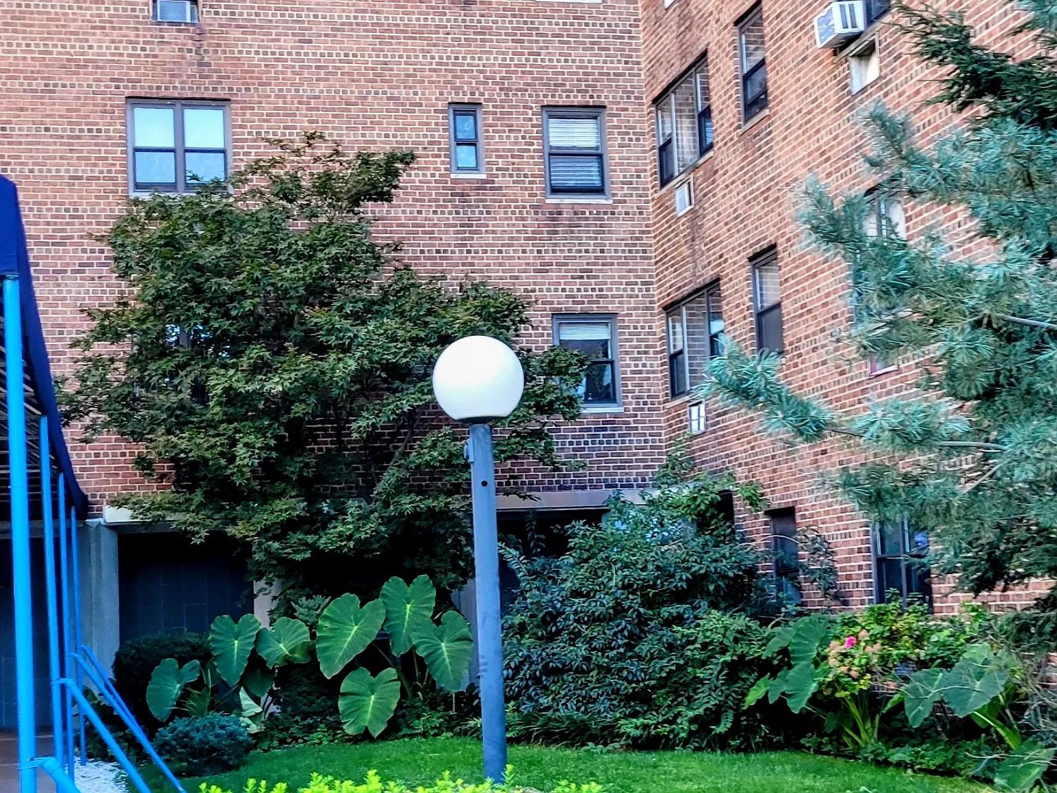 2 bed, 900 sqft, $2,175 — Photo 2
