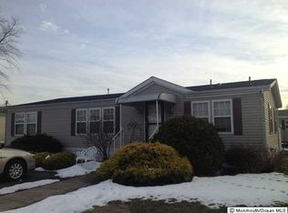 77 Robin Pl, Freehold, NJ 07728
