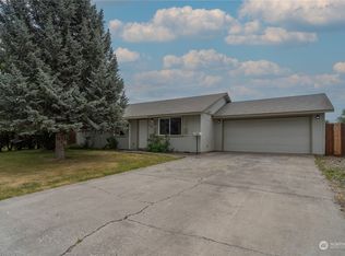 1172 E Grand Dr, Moses Lake, WA 98837