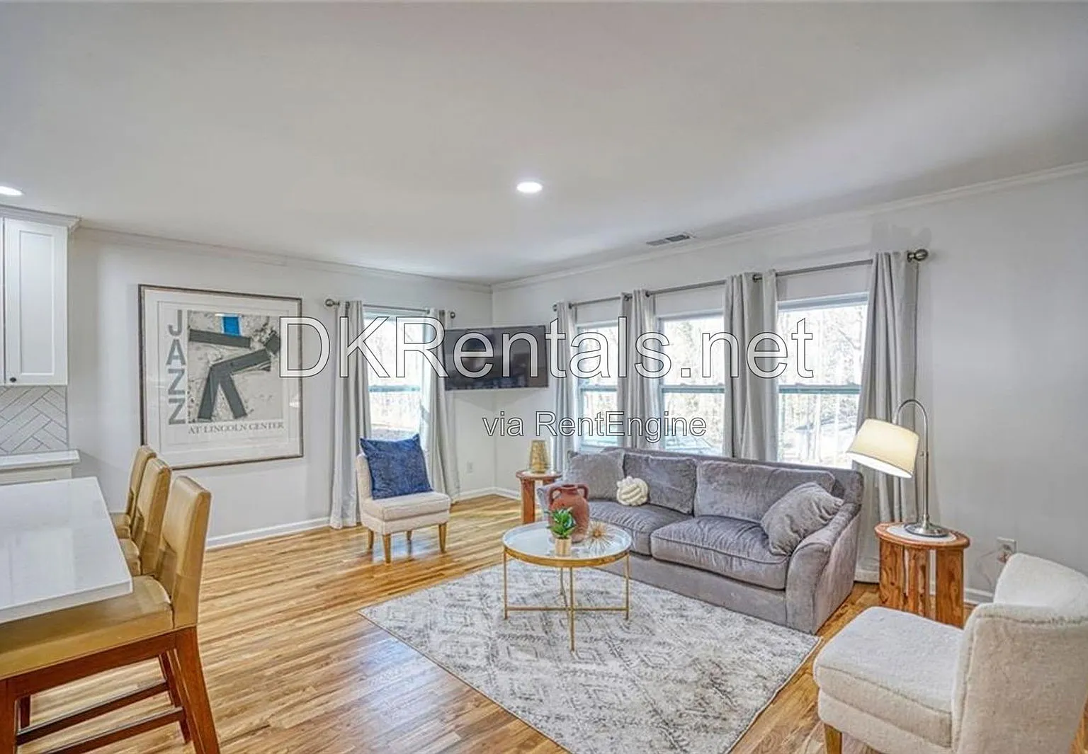 3 bed, 2.5 bath, 2200 sqft, $2,595 — Photo 4