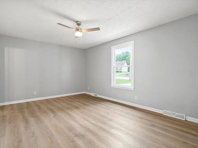 313 Grassland Dr — Photo 14