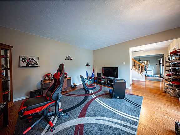 4th image of 341 Indian Ridge Dr