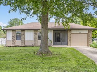 705 E Scott Wayne Dr, Nixa, MO 65714