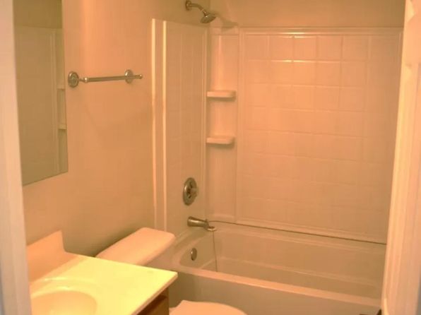 11608 Roberts St APT 8, Mokena, IL 60448