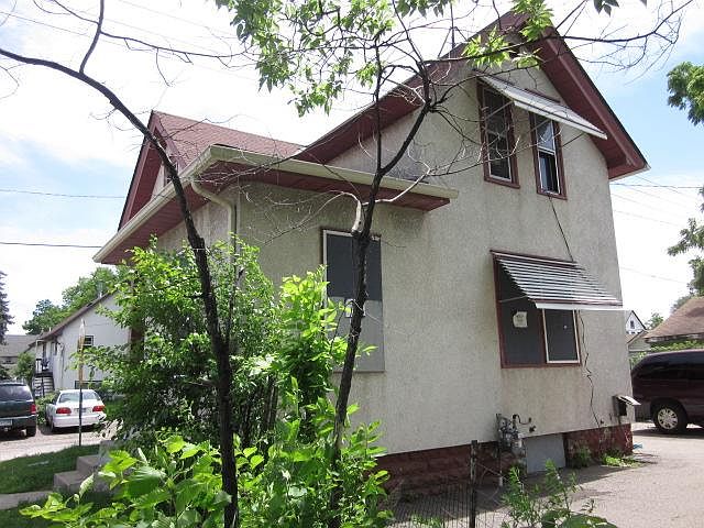 2nd image of 1609 28th St E