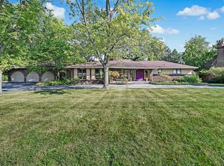 508 Ridgemoor Dr, Willowbrook, IL 60527