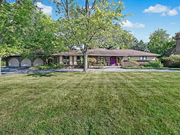 508 Ridgemoor Dr, Willowbrook, IL 60527