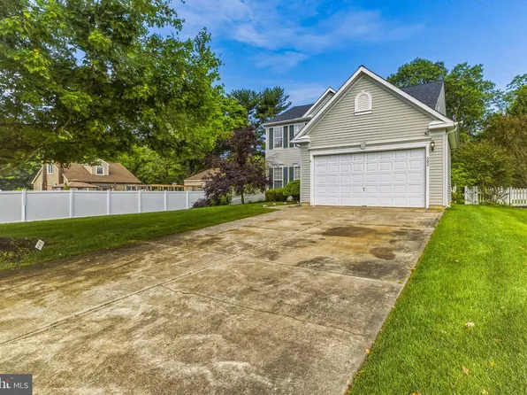 303 Kali Ln, Williamstown, NJ 08094