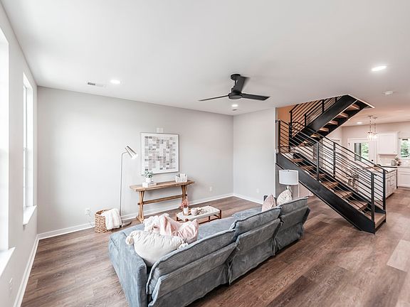 5th image of 158 Skeeter Way