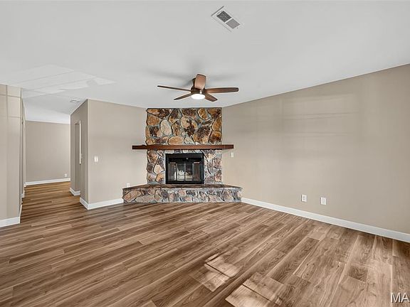 4th image of 153 Paulette Dr