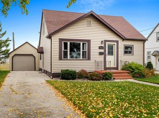 1118 S 26th St, Manitowoc, WI 54220