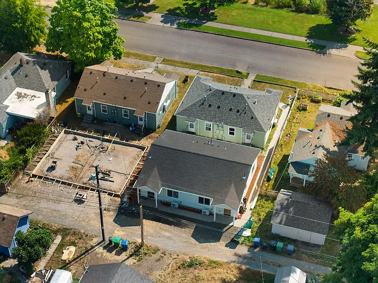 223 SE Thomas St #1 — Photo 17