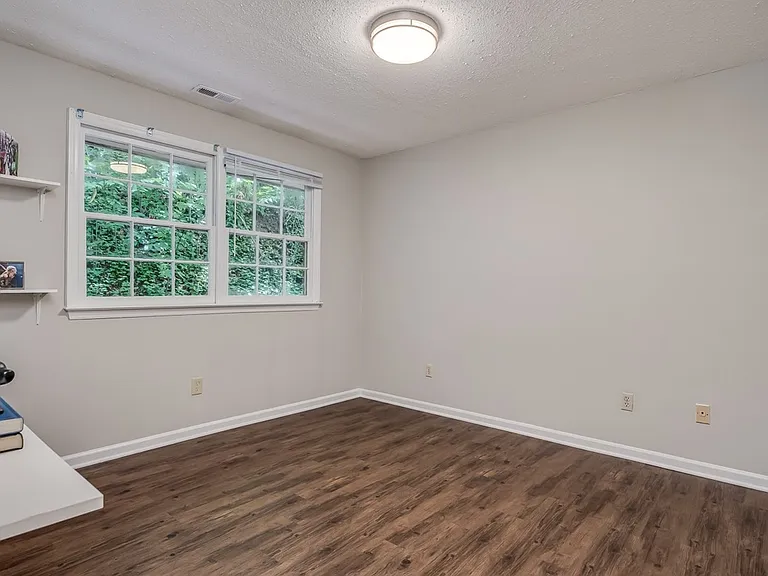 1417 Onslow Rd — Photo 10
