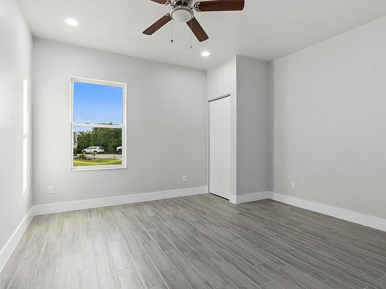 1351 SW Don Ct — Photo 12