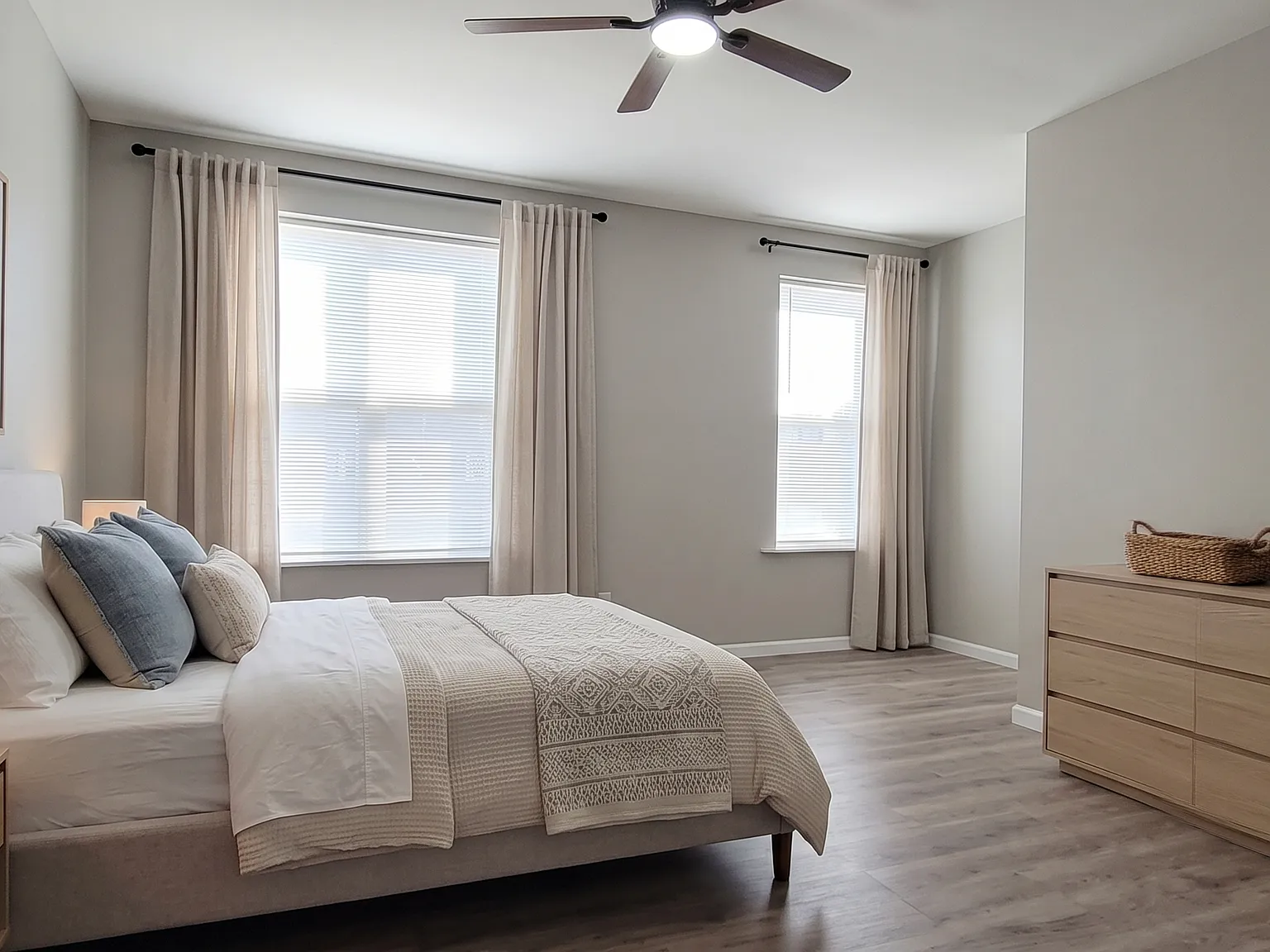 1 bed, 950 sqft, $995 — Photo 3