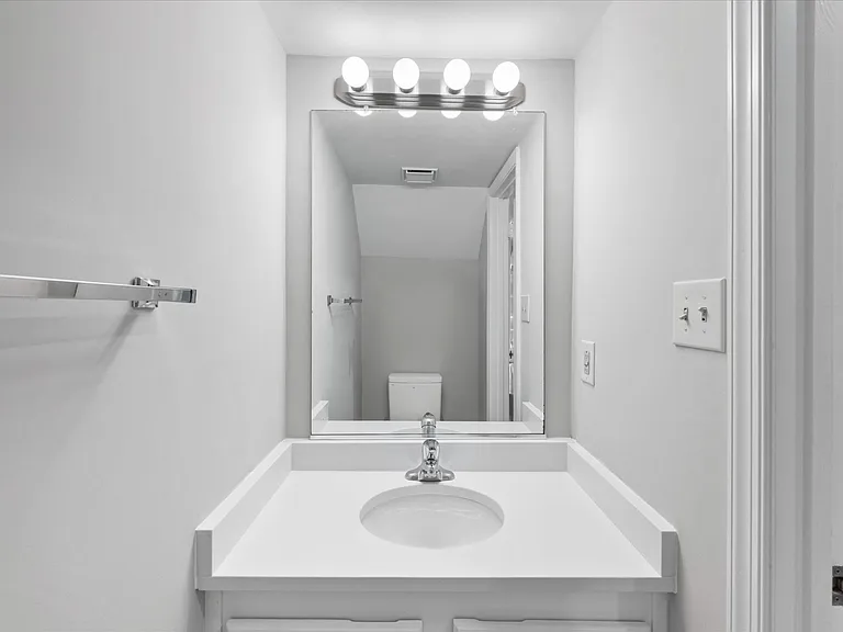 299 S Pickett St — Photo 33