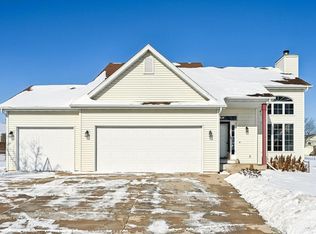 322 Overlook Ter, Marshall, WI 53559