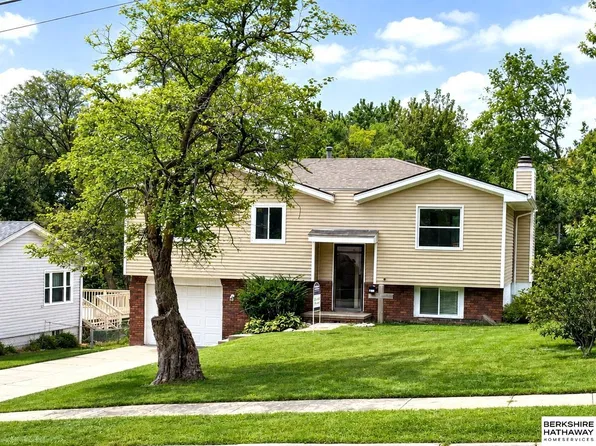 7071 Western Ave, Omaha, NE 68132