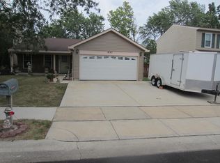 837 Kansas St, Carol Stream, IL 60188