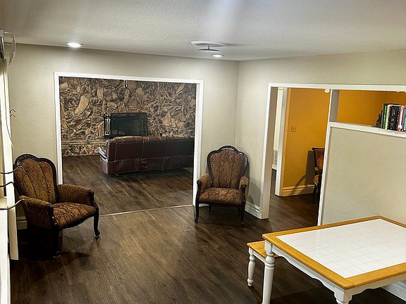 4th image of 35 Mill Ct