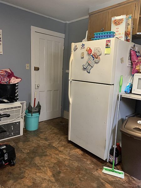 2nd image of 306 GLEBE Street