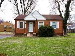 4 Saint Mark Dr, Florissant, MO 63031