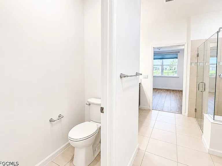 42723 Valley Brooks St — Photo 17