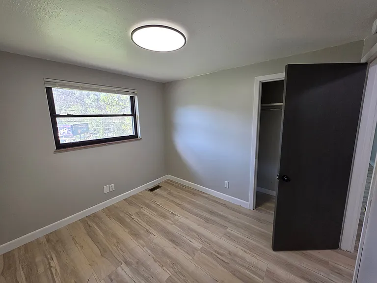 1281 Upper Middle Creek Rd — Photo 8