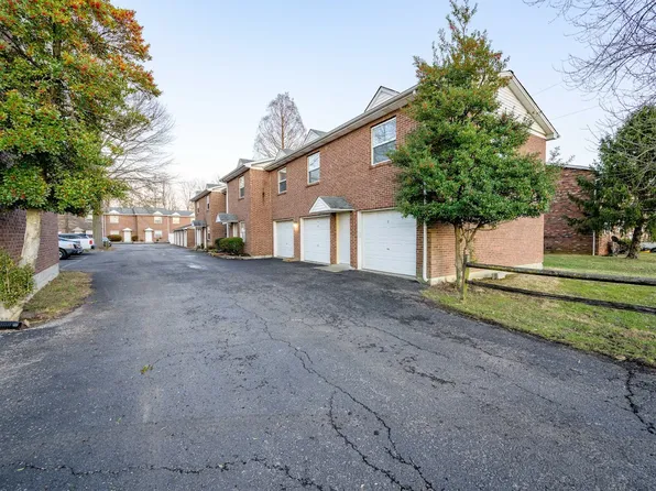 113 College Street Rd APT E, Elizabethtown, KY 42701