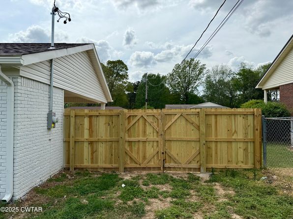 72 Morningside Dr, Lexington, TN 38351