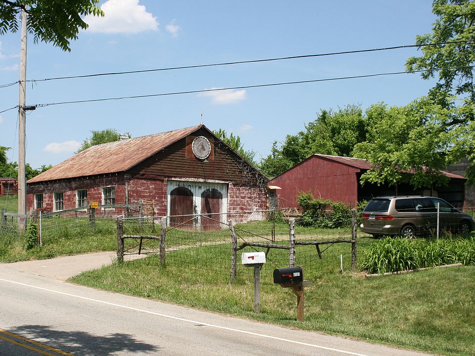 Entrance to property