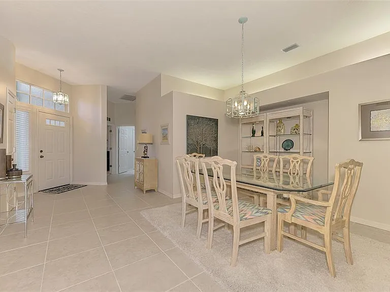 549 Fallbrook Dr — Photo 8