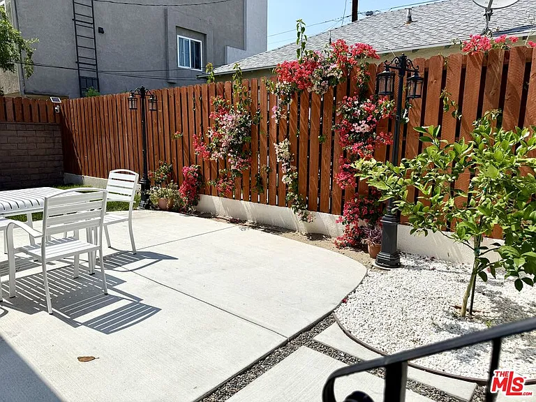 531 Burchett St — Photo 11