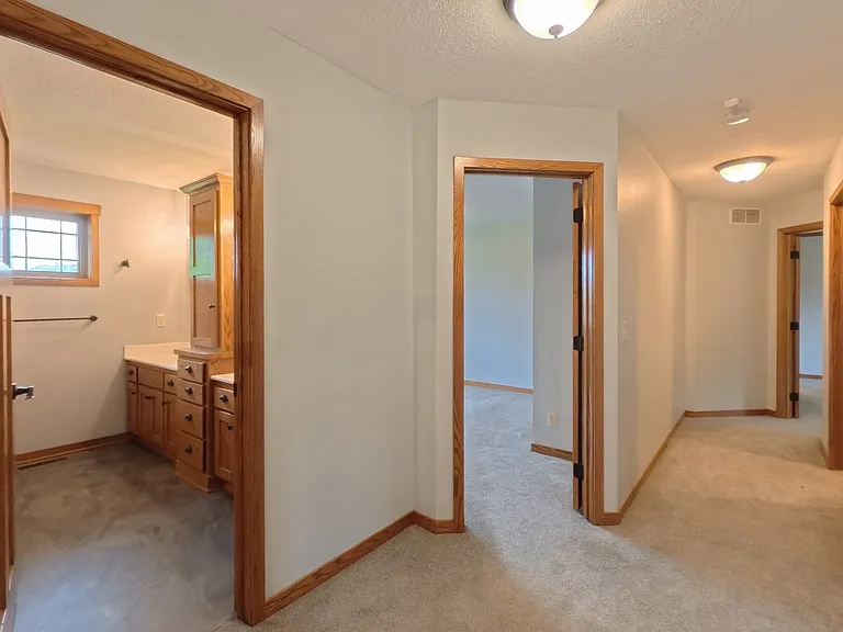 11956 Castle Rock Ct N — Photo 20