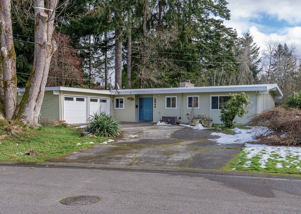 1st image of 2944 Fir St SE