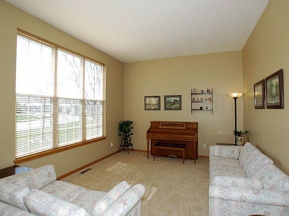 2nd image of 2544 N Sterling Cir