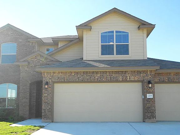 2nd image of 1205 Hogg Ct