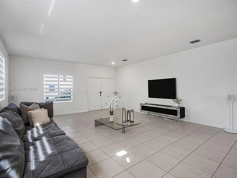 21189 SW 127th Ct — Photo 5