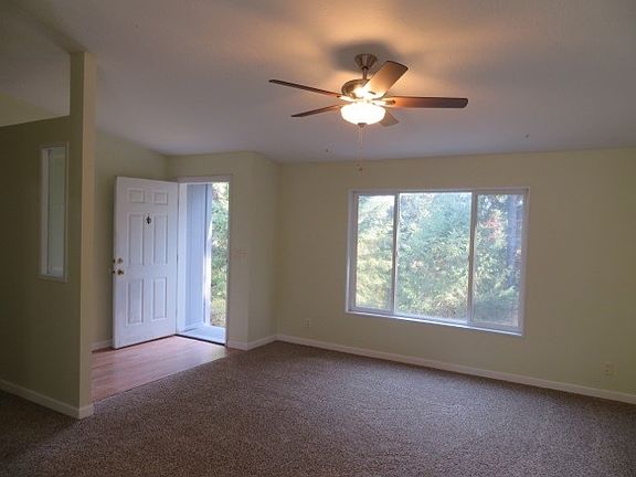 3rd image of 571 Moonlight Ln
