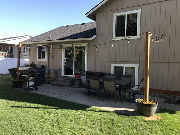 3rd image of 2414 N Longhorn Ct