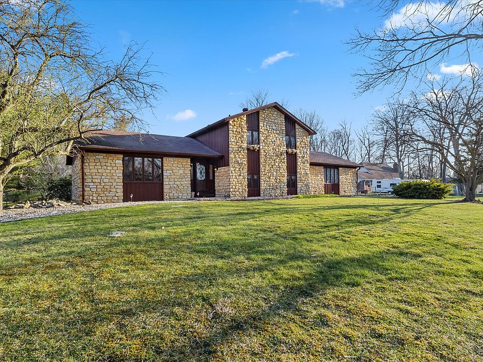 1st image of 6848 Woodridge Dr