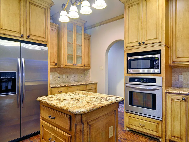 3407 Penticost St — Photo 14