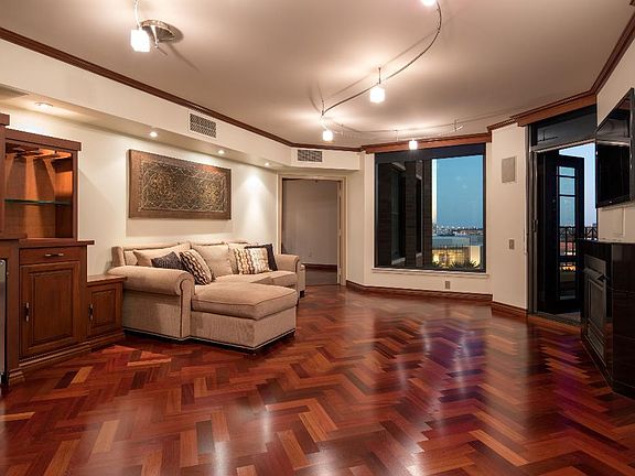 5th image of 500 W Harbor Dr Unit 908