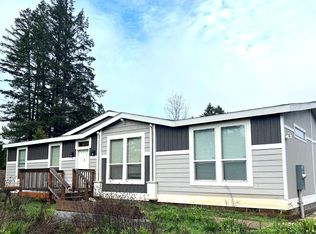 535 W River St, Cave Junction, OR 97523