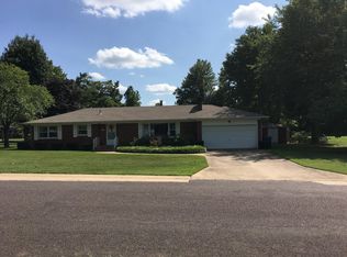 921 Rosewood St, Monett, MO 65708