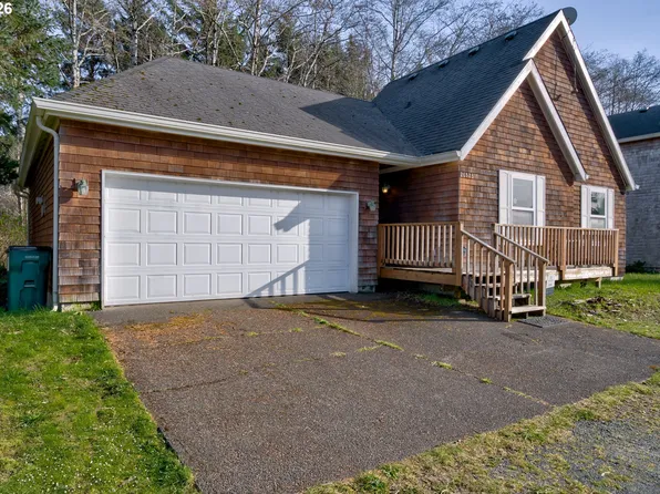 26523 Chieftain Dr, Rockaway Beach, OR 97136